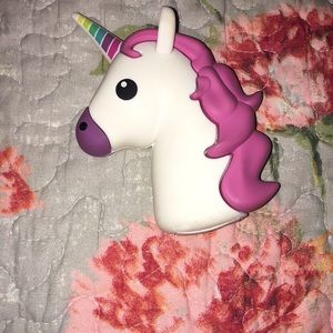 🦄 Portable Charger